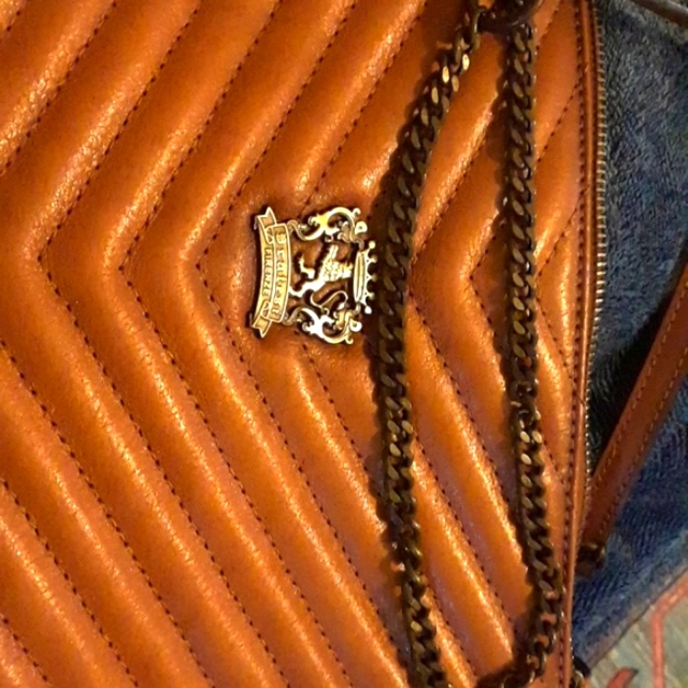 Pratesi  Firenze crossbody leather Cognac. Perfect travel companion